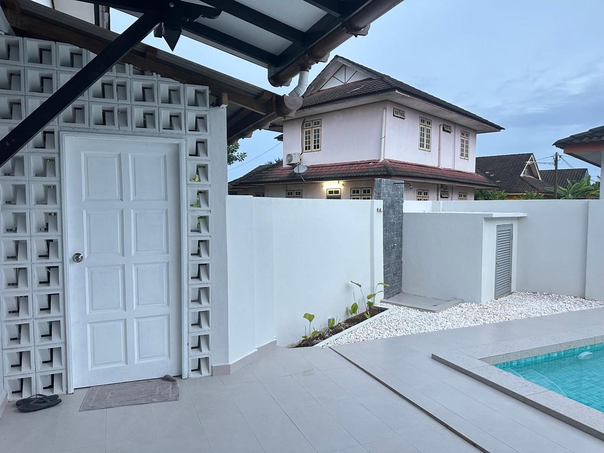 Home In Terengganu With Private Pool Kuala Terengganu Exterior photo