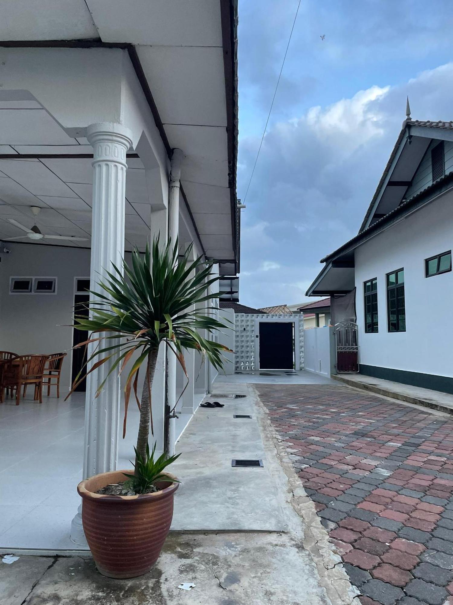 Home In Terengganu With Private Pool Kuala Terengganu Exterior photo