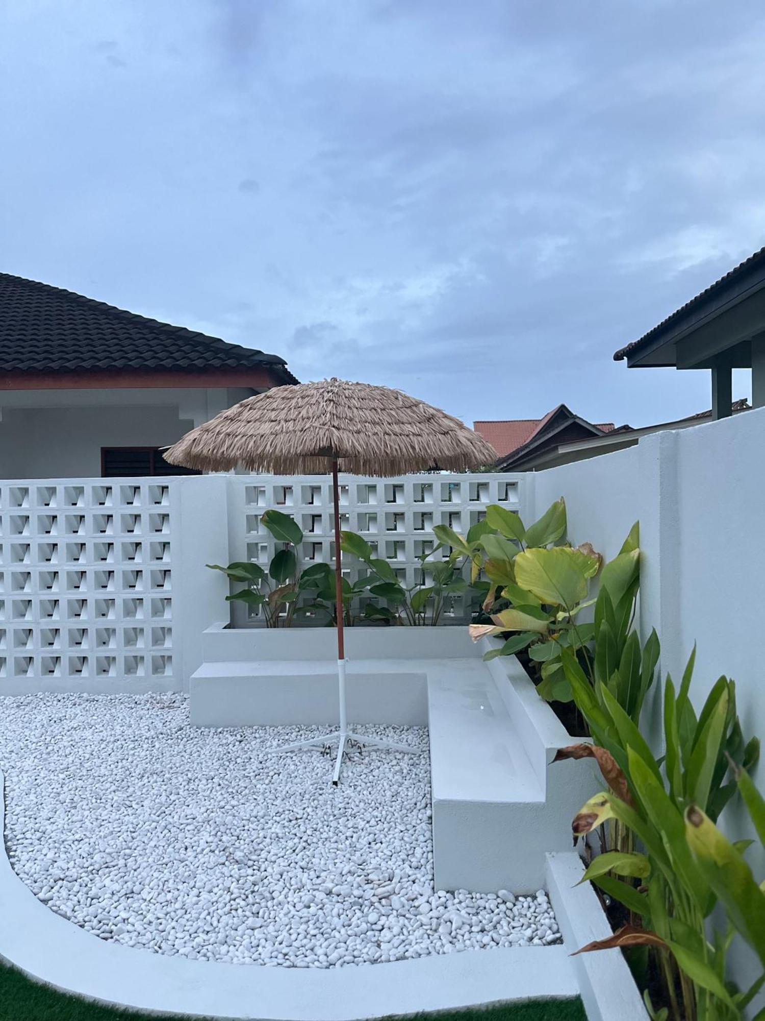 Home In Terengganu With Private Pool Kuala Terengganu Exterior photo